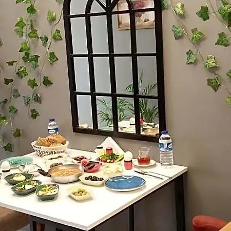 Hotel Tavra 2*