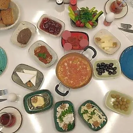 מלון Tavra